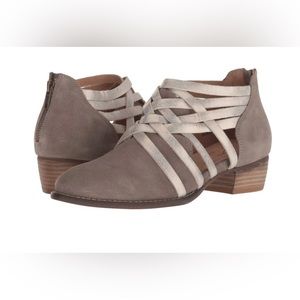 Seychelles “So Blue” Metallic/Taupe Leather and Suede Ankle Bootie